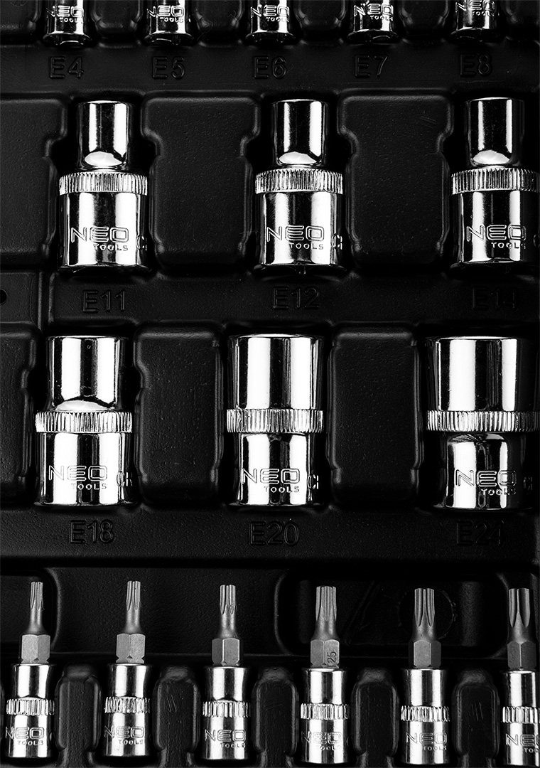 Zestaw kluczy nasadowych 1/2", 1/4", 110 szt., CrV - obrazek 6
