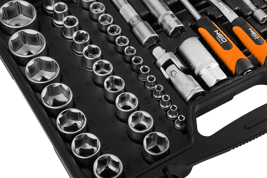 Zestaw kluczy nasadowych 1/2", 1/4", 110 szt., satynowy - obrazek 9