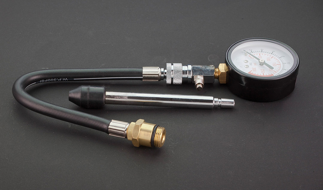 Compression pressure gauge with adapters - obrazek 4