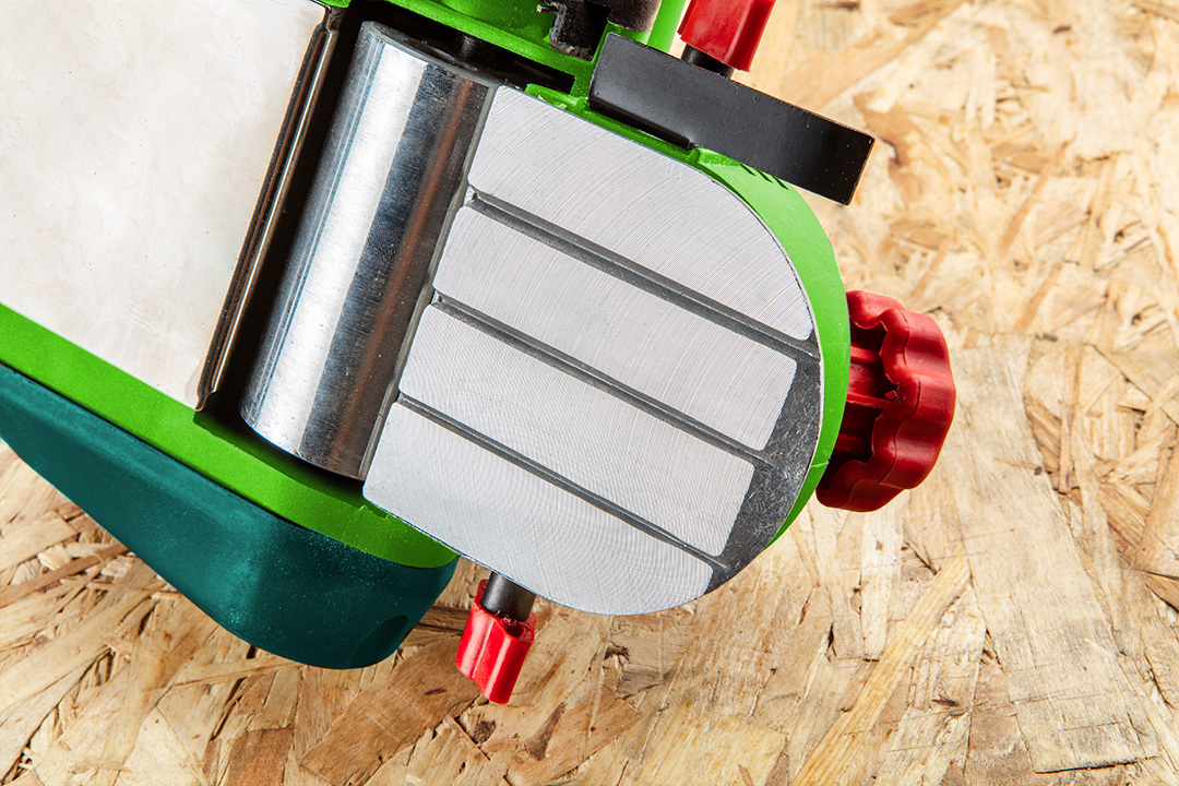 Planer 710W, speed 16000 r.p.m., planing depth 0-2mm, width 82mm - obrazek 6